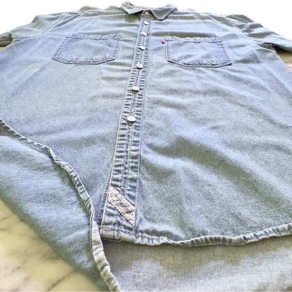 Levi’s •  Vintage Denim Red Tab Shirt • Light Blue • Large - Picture 8 of 17